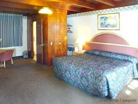 Cloverdale Oaks Inn Rum bild